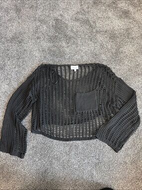 Willow & Root Black Open-Weave Cropped Crew Sweater with Pocket
